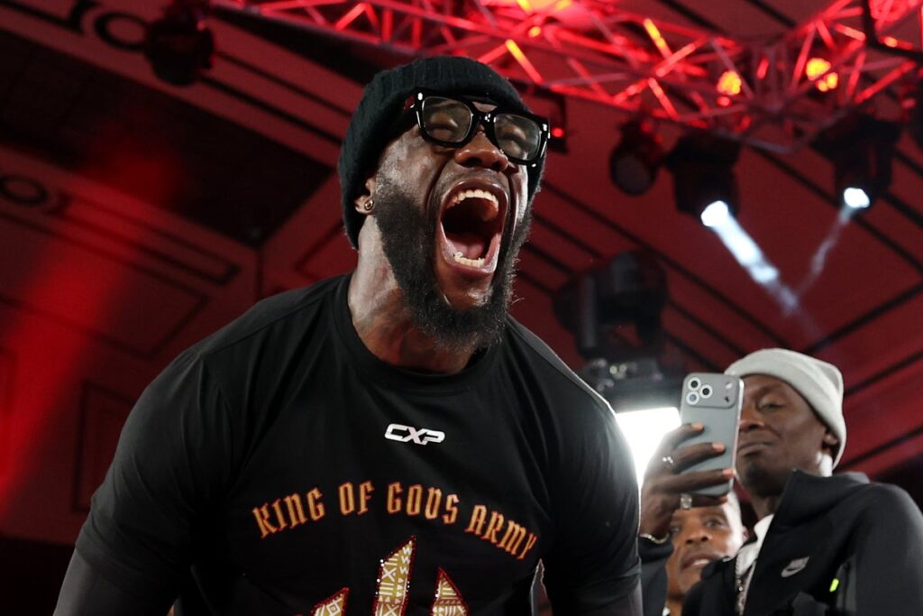 Chisora vs Wilder hit by glove issues on eve of much-hyped heavyweight clash Download app from appStore