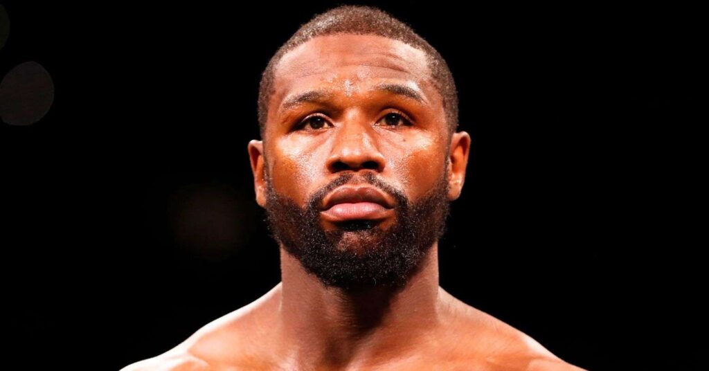 Floyd Mayweather forced to choose between two fights after ‘breach of contract’ Floyd Mayweather forced to choose between two fights after ‘breach of contract’