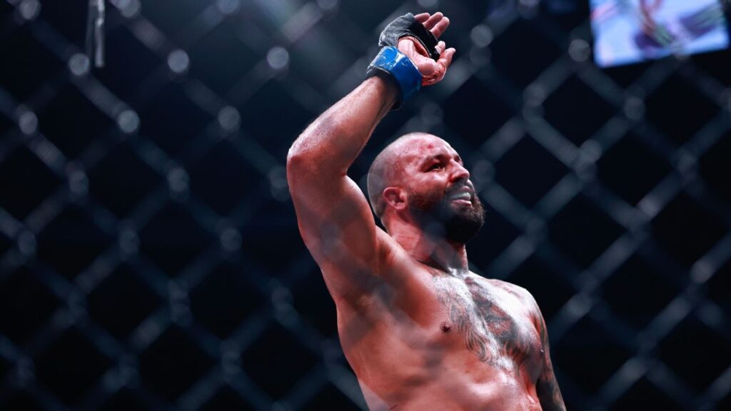 Heavyweight burning questions: Is Hokit's rise based on substance or shtick?