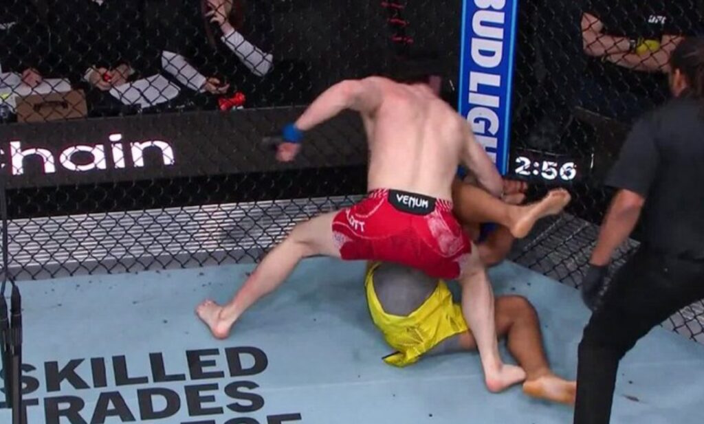 Mike Malott, UFC Winnipeg, Pros react, Gilbert Burns, UFC