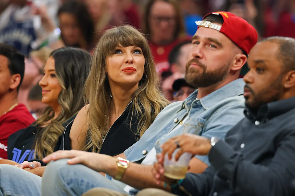 Travis Kelce, Taylor Swift sit courtside for Knicks-Cavaliers game Travis Kelce, Taylor Swift sit courtside for Knicks-Cavaliers game