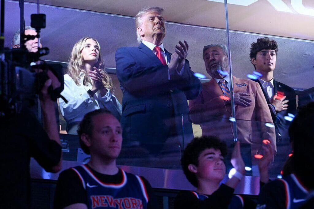 White House invites Knicks to celebrate NBA title; James Dolan says team accepts
