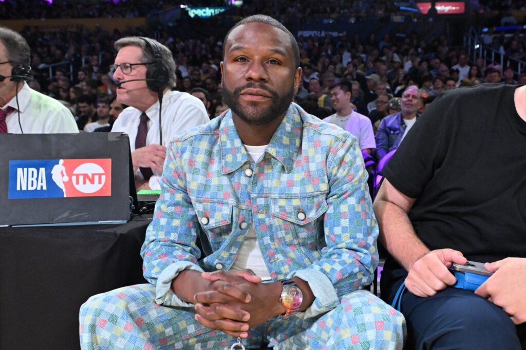 Floyd Mayweather and Mike Tyson given new fight date and venue in new legal filings Floyd Mayweather and Mike Tyson given new fight date and venue in new legal filings