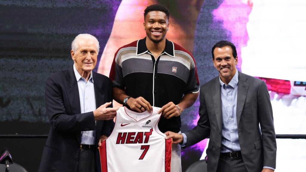 Pat Riley hints at Heat’s LeBron James pursuit while Miami introduces Giannis Antetokounmpo Pat Riley hints at Heat's LeBron James pursuit while Miami introduces Giannis Antetokounmpo