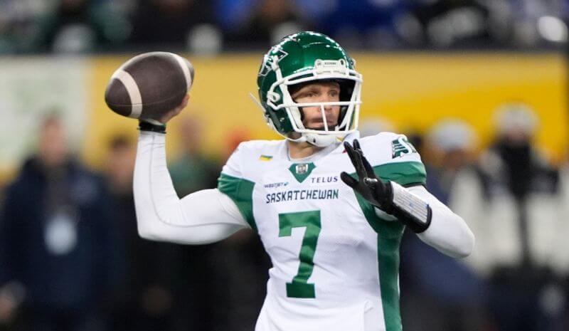 Roughriders vs Redblacks Prediction, Picks & Odds for CFL Week 5 Roughriders quarterback Trevor Harris.