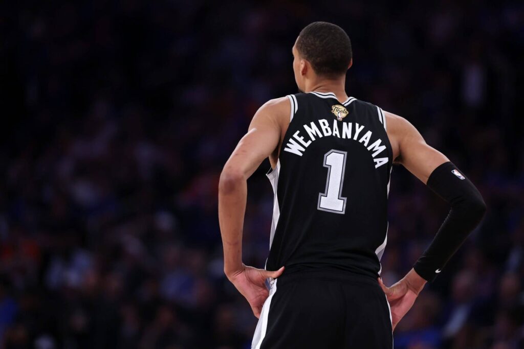 Victor Wembanyama takes another step toward being NBA’s center of attention Victor Wembanyama takes another step toward being NBA’s center of attention