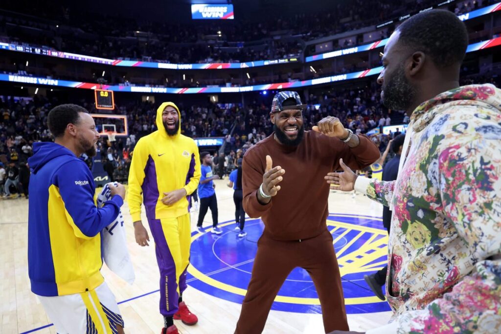 LeBron James and Steph Curry teaming up would have been incredible. But NBA history is better this way LeBron James and Steph Curry teaming up would have been incredible. But NBA history is better this way